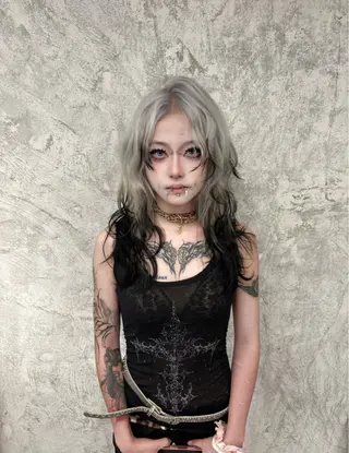 セミロング カラー デザインカラー⭐︎★ 🐆hyo🐆のヘアスタイル