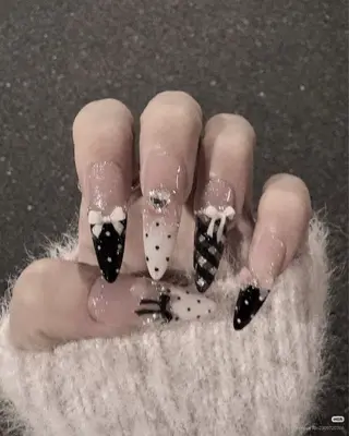 ネイル Diamond  Salon所属・Hain Hainのネイルデザイン