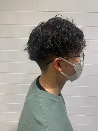 ショート パーマ メンズ 森岡 陸のヘアスタイル