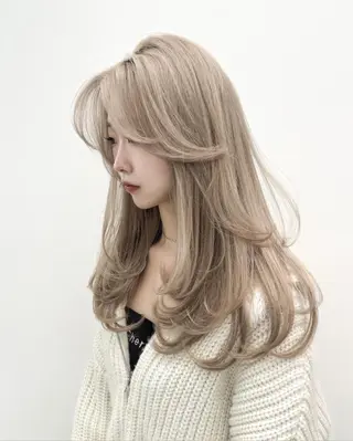 ロング 🌛ハイトーン/ ブロンド🩶MANAのヘアスタイル