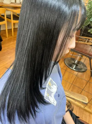 ロング 腰越 麻奈のヘアスタイル