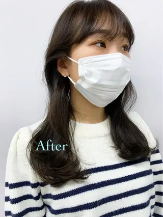 セミロング カラー オチ ハナのヘアスタイル