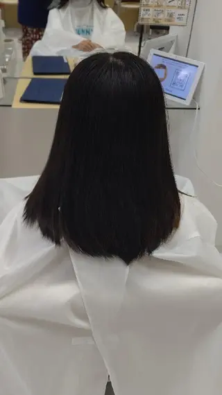セミロング FUNNY市名坂所属・山田 昭美のヘアスタイル