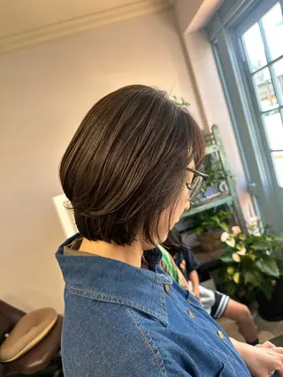 ミディアム カラー Yuko ．のヘアスタイル