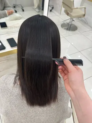 セミロング 岡部 未咲希のヘアスタイル