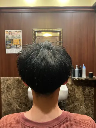ショート ヒロ銀座バーバーショップ丸の内所属・秋山 琳太のヘアスタイル