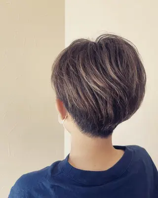 ショート カラー justbeauty CiNQのヘアスタイル