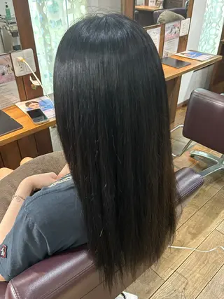 カラー アンディアーモ　カリーノ所属・山口 千歌のヘアスタイル