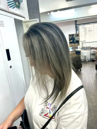 ミディアム カラー 🌸U-topia 🌸伊藤穂乃花🌸のヘアスタイル