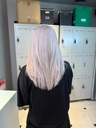 セミロング カラー ブリーチカラー 🩵MIZUKIのヘアスタイル