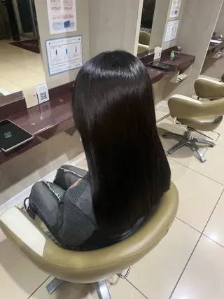 カラー 川本 桃華のヘアスタイル