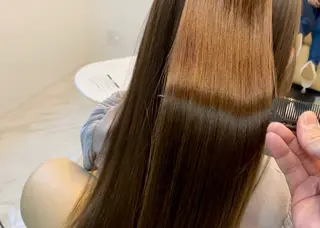 セミロング カラー BARON Beauty所属・illy(イリー) igawaのヘアスタイル