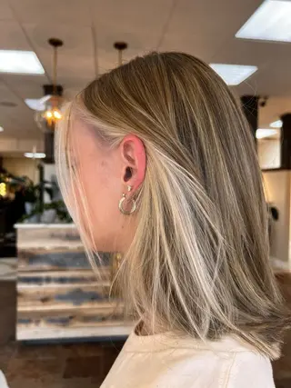 ミディアム 海外風/メイク/ ハイトーン🇺🇸のヘアスタイル