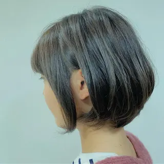 ショート カラー 飯田 真澄のヘアスタイル