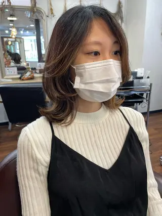 ミディアム レイヤーカット、 大人可愛い　中村美羅のヘアスタイル