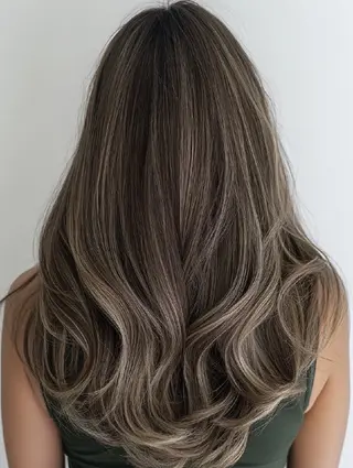 カラー 束感まつぱ🥑🤍 NATUKI🤍のマツエク・マツパデザイン