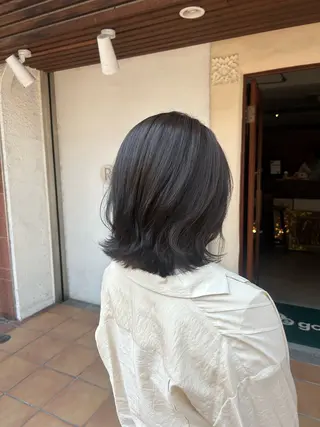 ミディアム カラー putri 川邉 優花のヘアスタイル
