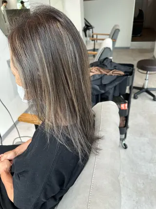 セミロング カラー 脱白髪染め❕白髪 ぼかし特化🌟ヨコタのヘアスタイル