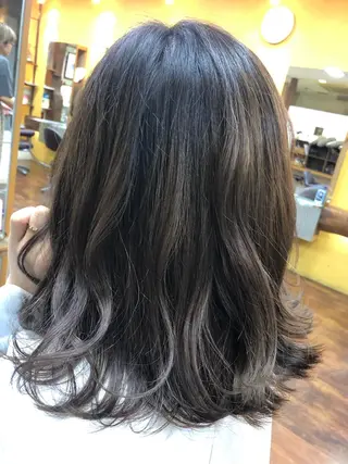 セミロング カラー 田辺 黎花のヘアスタイル