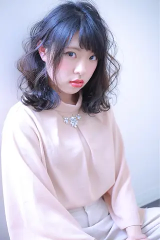 ミディアム 伊藤 裕貴のヘアスタイル
