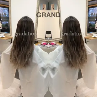 ロング aura所属・ashida yuukiのヘアスタイル