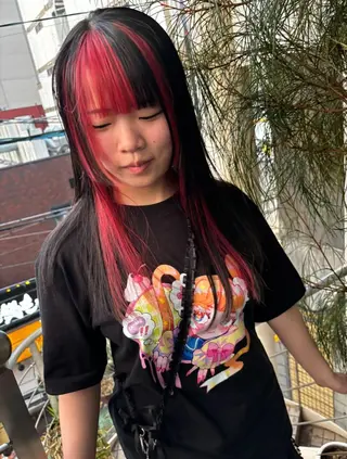 セミロング カラー qiie ワンカラー ダブルカラーのヘアスタイル