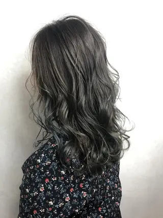 ミディアム カラー _WHITE 天王寺のヘアスタイル