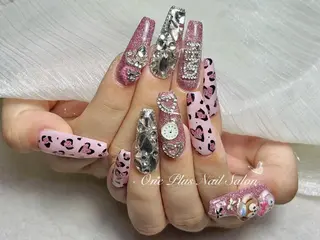 ネイル One Plus Nail Salonのネイルデザイン