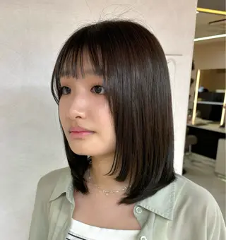 ミディアム Iris by artina 武蔵小杉店【イリス バイ アルティナ】所属・🎼レイヤー/顔周り カット/nene♬のヘアスタイル
