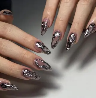 ネイル MQueen ネイルサロンマルのネイルデザイン