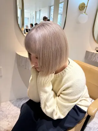 ショート カラー ミルクティー× グレージュMOMOのヘアスタイル