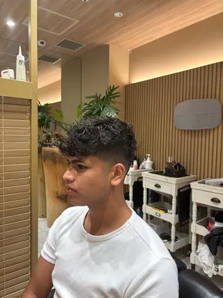 ショート YOSHIZAWA Inc premium 横浜所属・加藤 颯のヘアスタイル