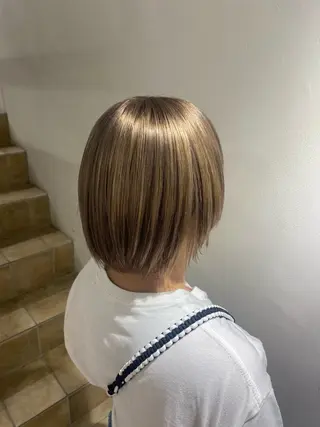 ショート カラー BUZZ 自由が丘所属・niimi rimuのヘアスタイル