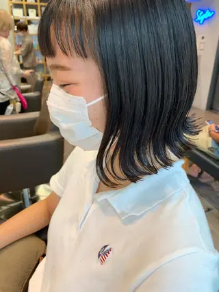 ショート カラー ヘアアレンジ サナ🌱 切りっぱなしボブのヘアスタイル