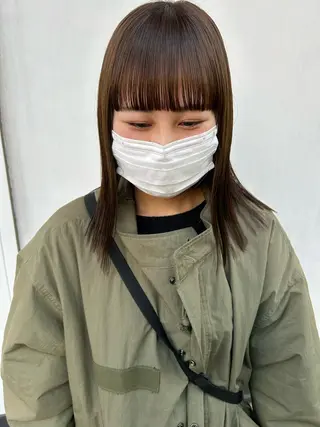 ミディアム W所属・小林 朋花のヘアスタイル