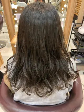 セミロング カラー なつな/ 透明感カラーのヘアスタイル