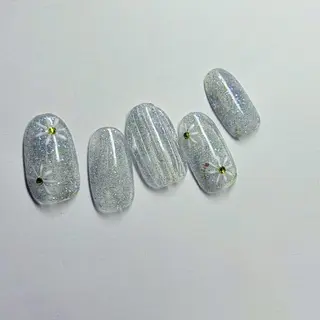 ネイル MAXKELLY MEGUMIのネイルデザイン