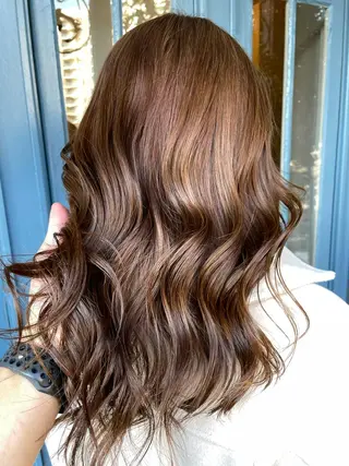 ロング ブリーチ毛矯正.髪質 改善.髪にドラマをのヘアスタイル