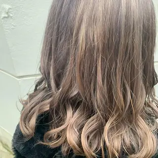 セミロング カラー ヘアアレンジ サナ🌱 切りっぱなしボブのヘアスタイル