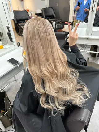 ロング 韓国ヘア×ハイトーン AYA💫のヘアスタイル