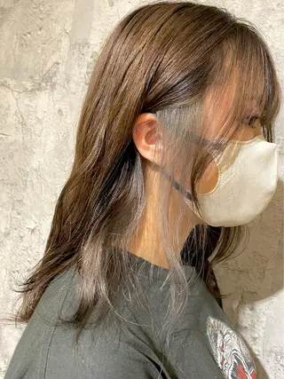 セミロング カラー 🍒ブリーチカラー 🍊暖水 まりあのヘアスタイル