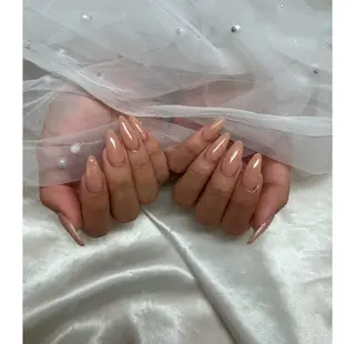 ネイル Raviy 渋谷所属・🎀𝐶𝐻𝐼𝑆 𝐴𝑇𝑂🎀のネイルデザイン