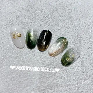 ネイル Nail •Head スパFortunaのネイルデザイン