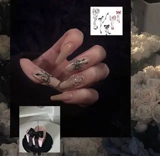 ネイル ♱˖⁺ 𝒎𝒐𝒑𝒊 ⁺のネイルデザイン