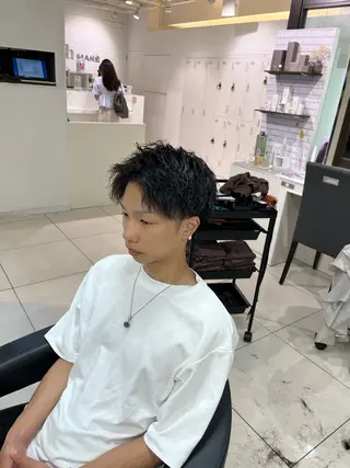 ショート メンズ 【シャドウパーマ センターパート】義心のヘアスタイル