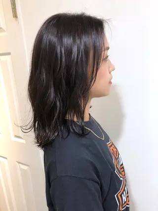 ミディアム カラー MIOベージュカラー 柔らかいカラーのヘアスタイル