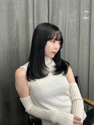 セミロング 女性らしいモテヘア 韓国ヘアhikariのヘアスタイル