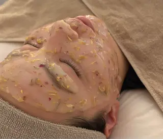 酒井 葉月の眉毛・アイブロウイメージ