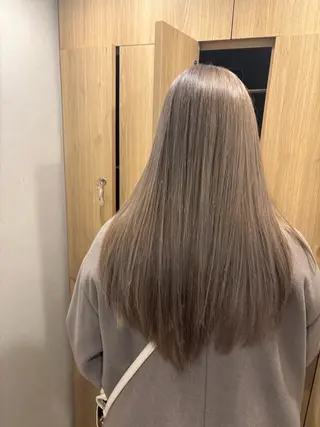 ロング 松本 琉衣のヘアスタイル