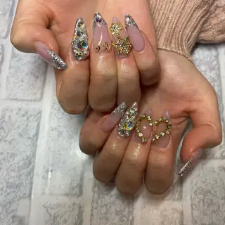 ネイル MADIA所属・momo .のネイルデザイン